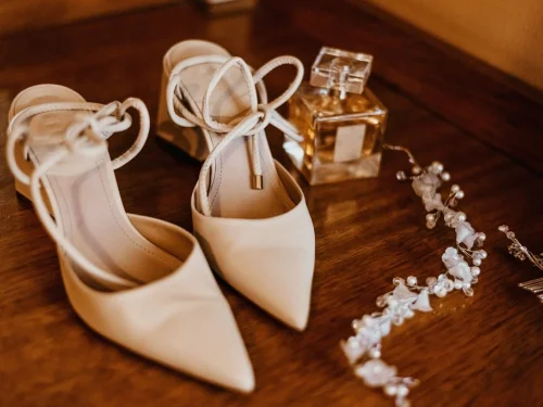Modne buty na wesele 2025. TOP 8 modeli zgodnych z trendami